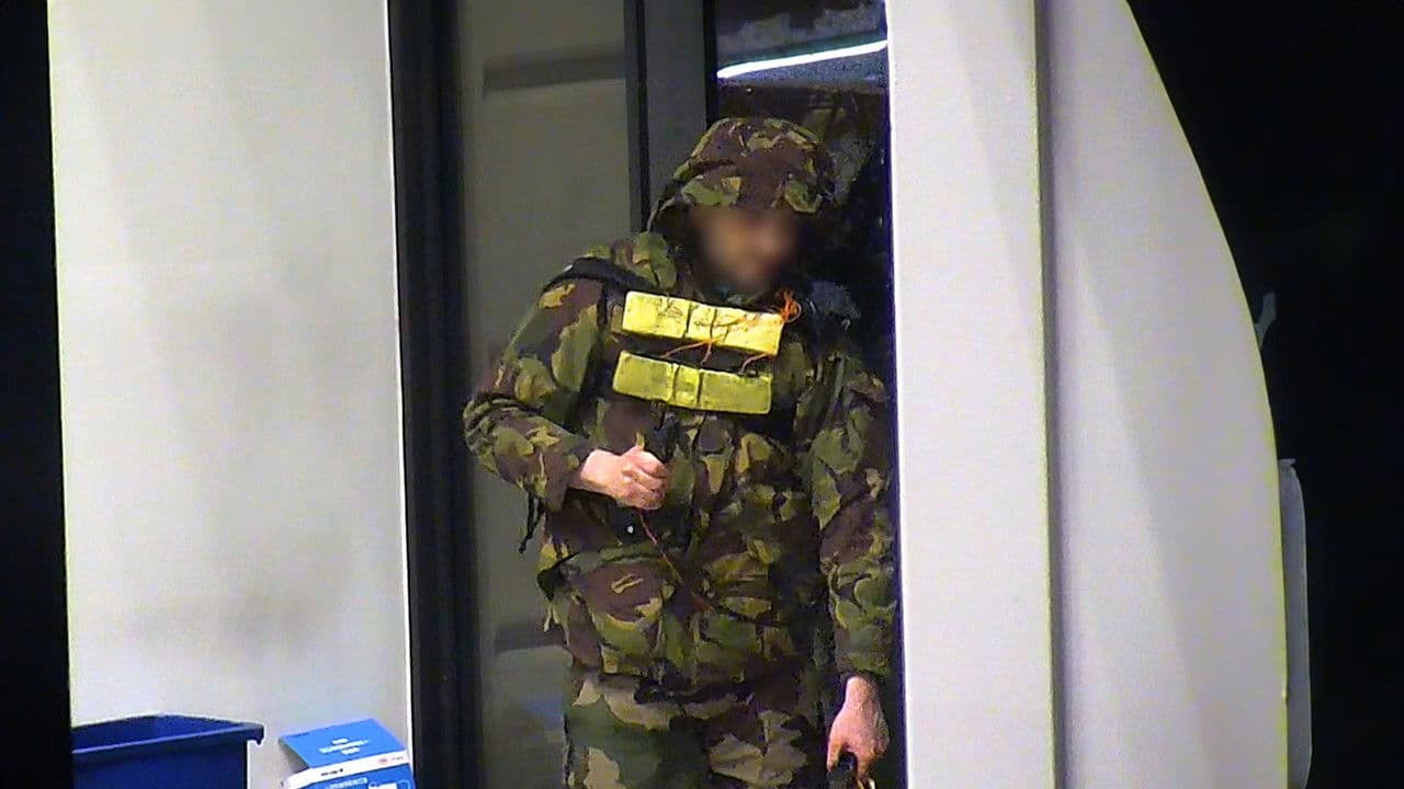 Kidnapping at the Apple Store